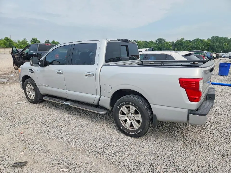 2017 NISSAN TITAN SV  