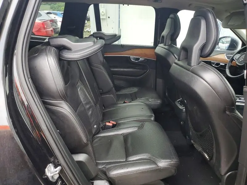 2016 VOLVO XC90 T6  