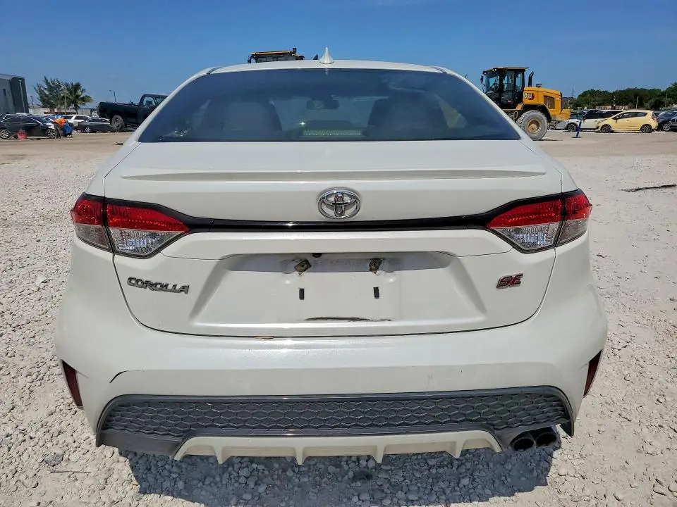 2021 TOYOTA COROLLA SE  