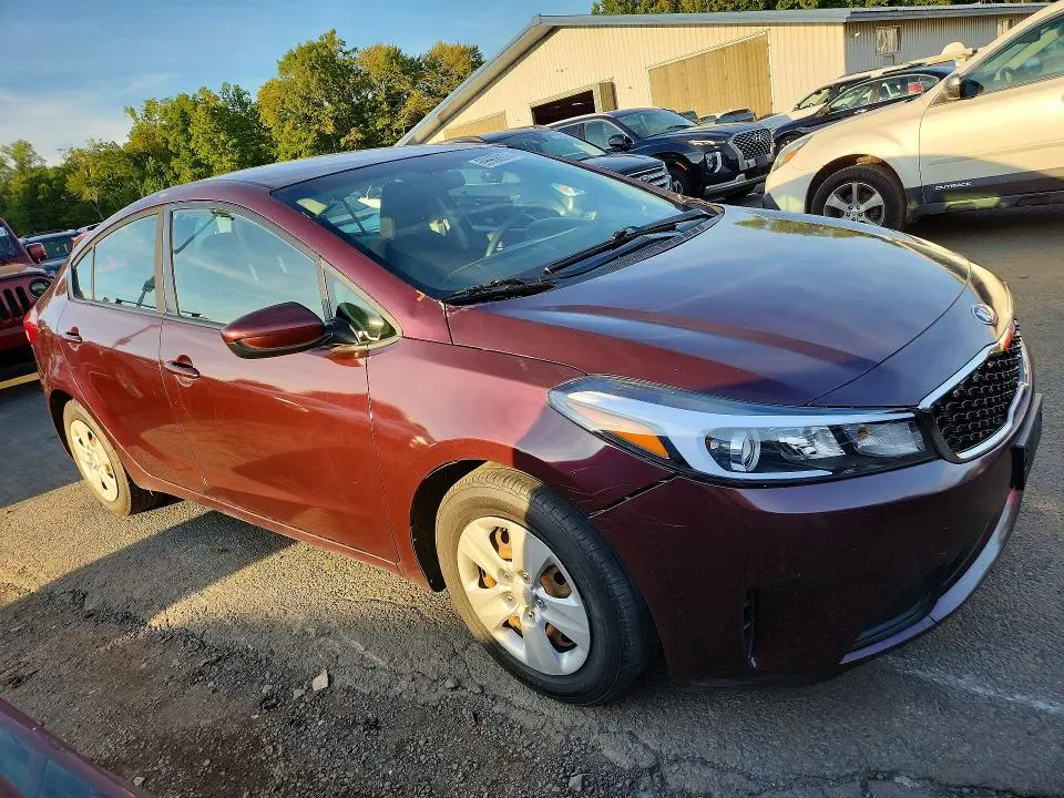 2017 KIA FORTE LX  
