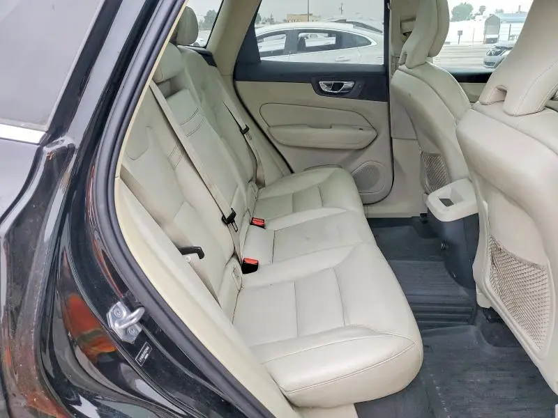 2019 VOLVO XC60 T5 MOMENTUM  