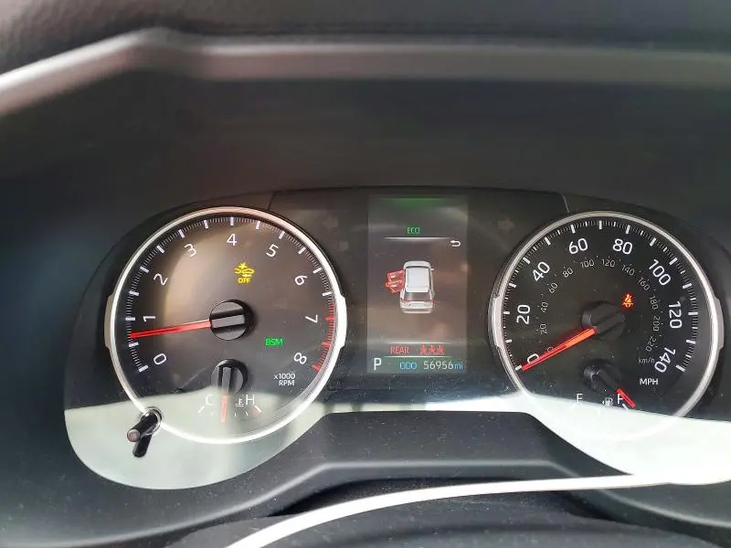 2021 TOYOTA RAV4 XLE  