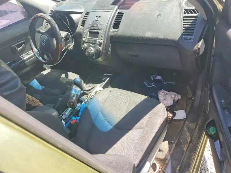 2011 KIA SOUL +  