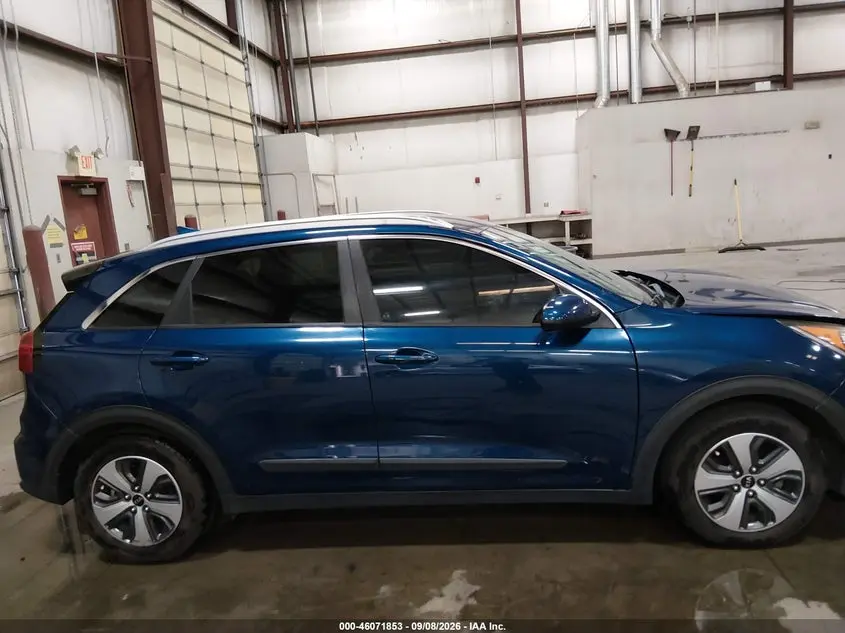 2017 KIA NIRO LX