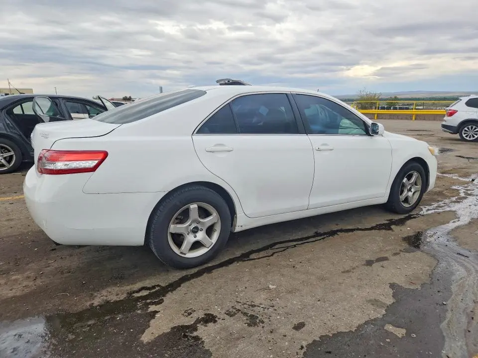 2011 TOYOTA CAMRY BASE  
