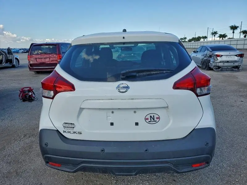 2020 NISSAN KICKS S  
