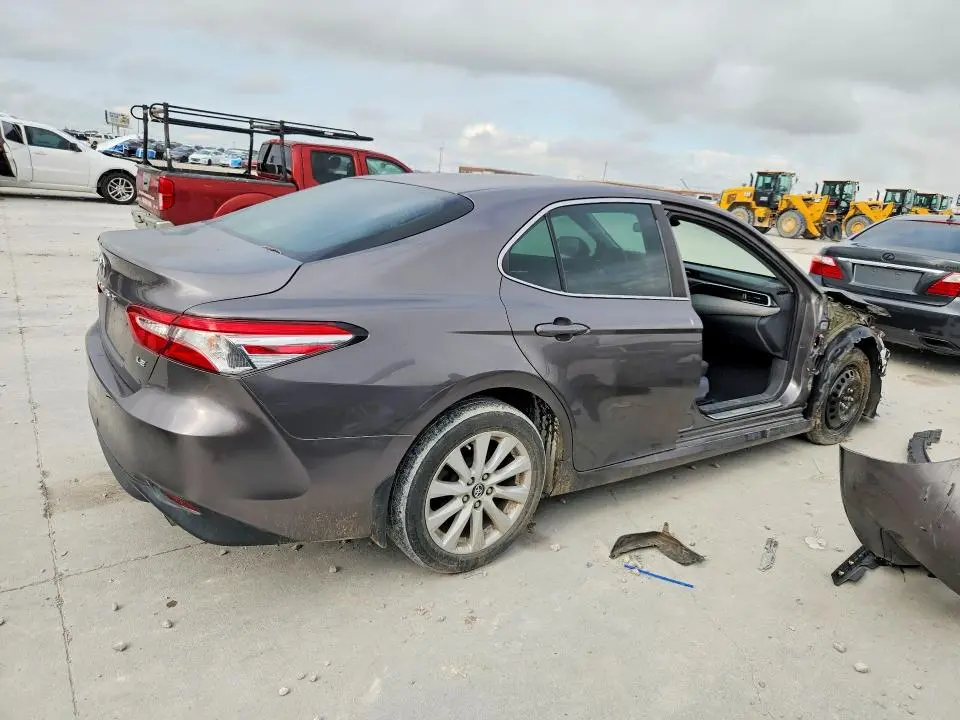 2018 TOYOTA CAMRY LE  