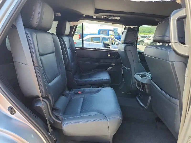 2025 TOYOTA SEQUOIA PLATINUM  