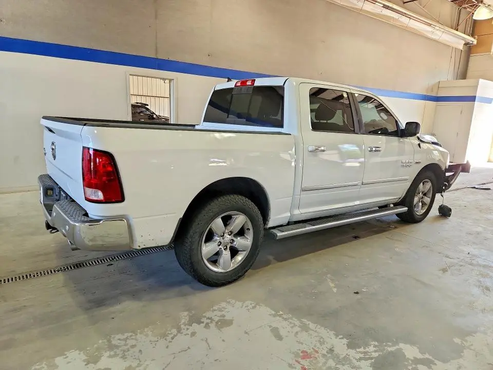 2017 RAM 1500 SLT  