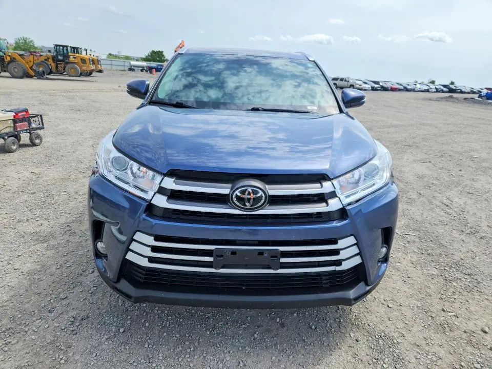 2019 TOYOTA HIGHLANDER XLE  