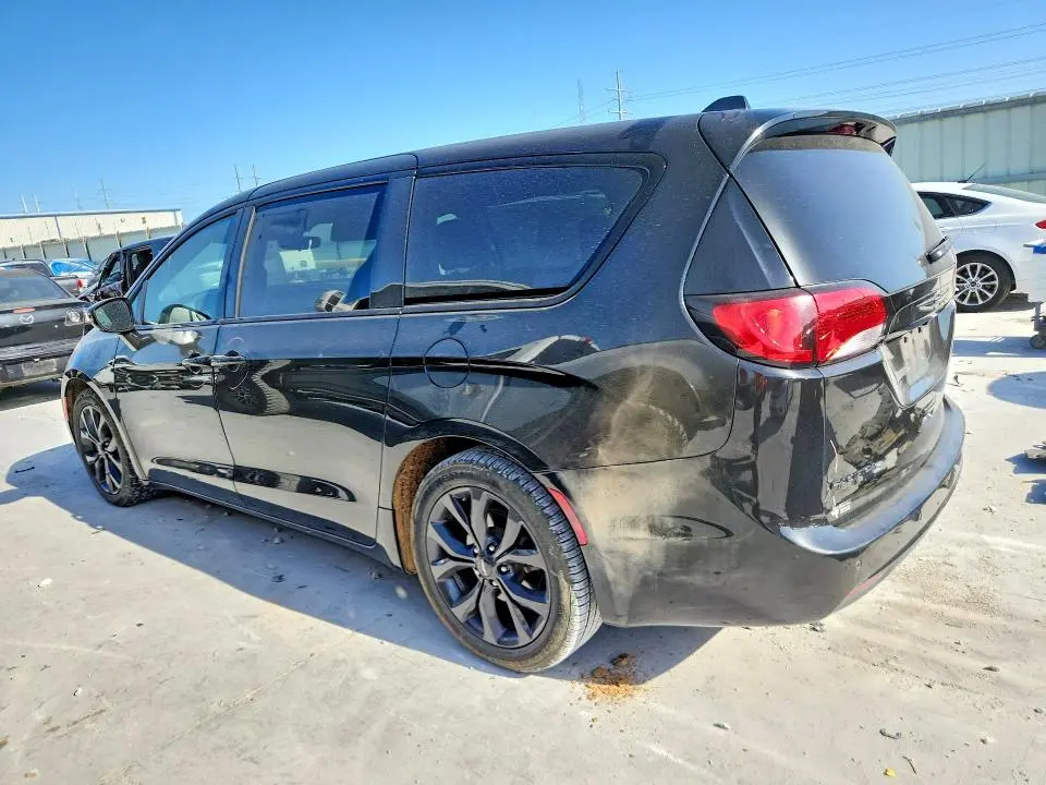 2018 CHRYSLER PACIFICA TOURING PLUS  
