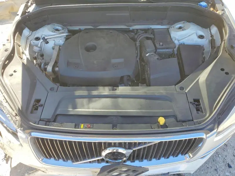 2017 VOLVO XC90 T6  