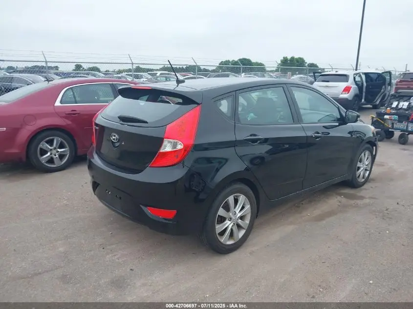 2014 HYUNDAI ACCENT SE