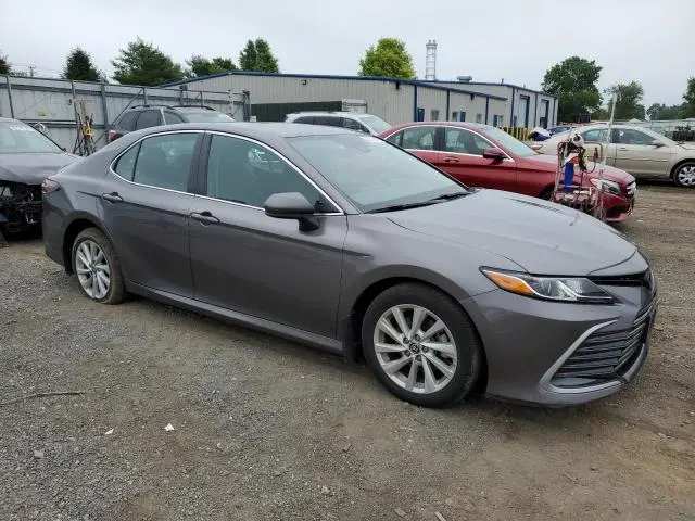 2022 TOYOTA CAMRY LE  