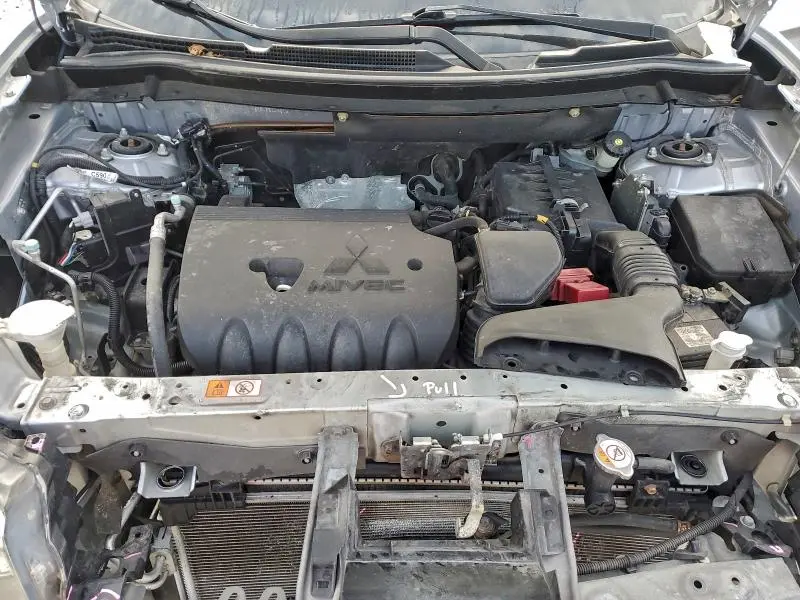 2015 MITSUBISHI OUTLANDER ES  