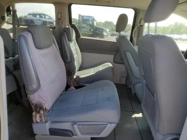 2010 CHRYSLER TOWN & COUNTRY LX  