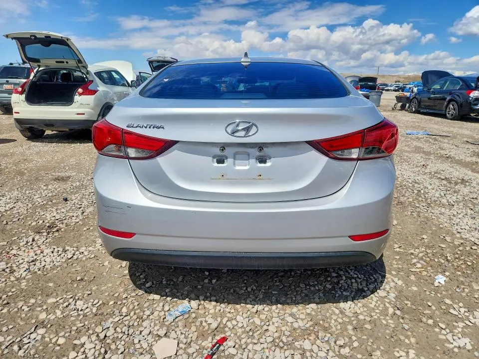 2014 HYUNDAI ELANTRA SE  