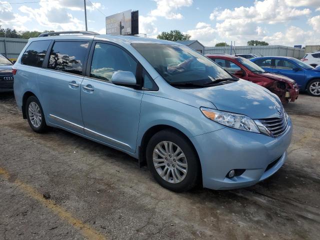 2017 TOYOTA SIENNA XLE