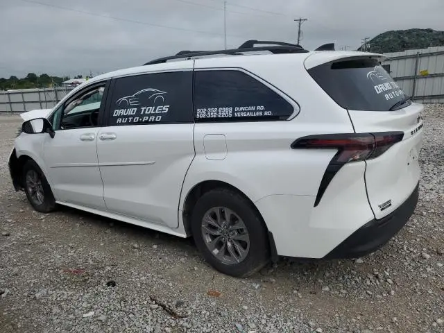 2024 TOYOTA SIENNA LE  