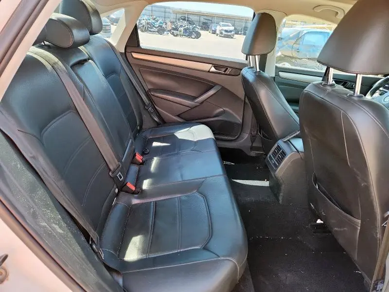 2014 VOLKSWAGEN PASSAT SE  