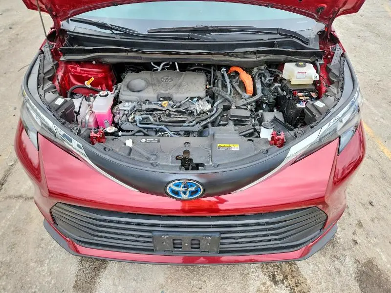 2025 TOYOTA SIENNA XLE 7-PASSENGER  