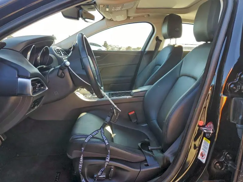 2019 JAGUAR XE PREMIUM  