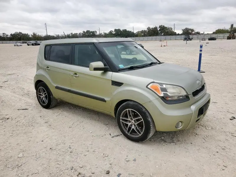 2011 KIA SOUL +  