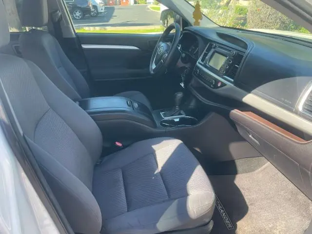 2016 TOYOTA HIGHLANDER LE  