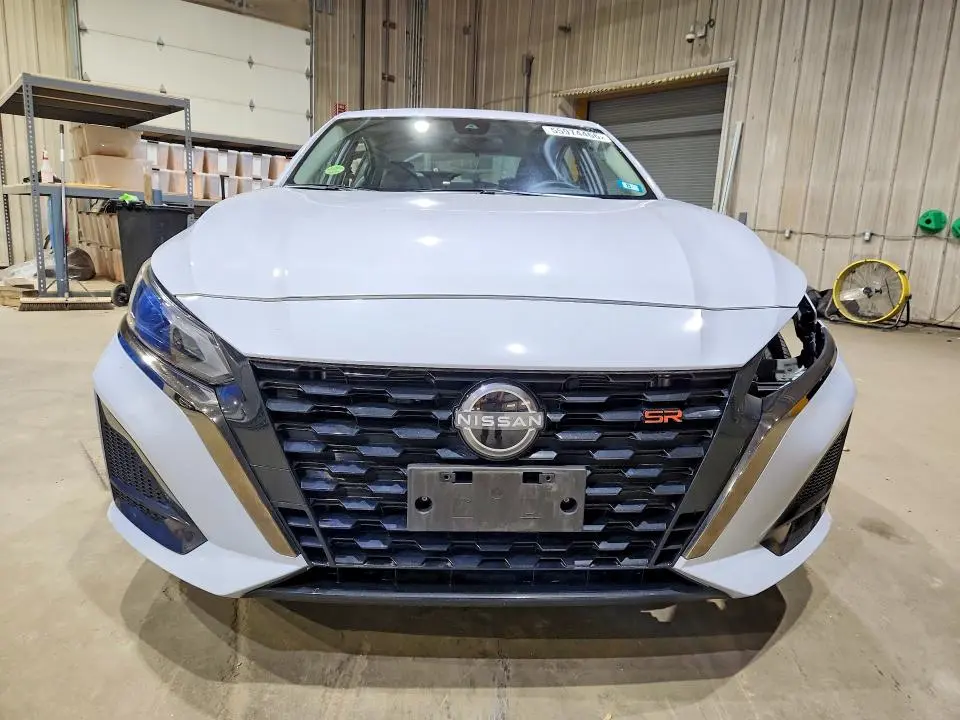 2024 NISSAN ALTIMA SR  
