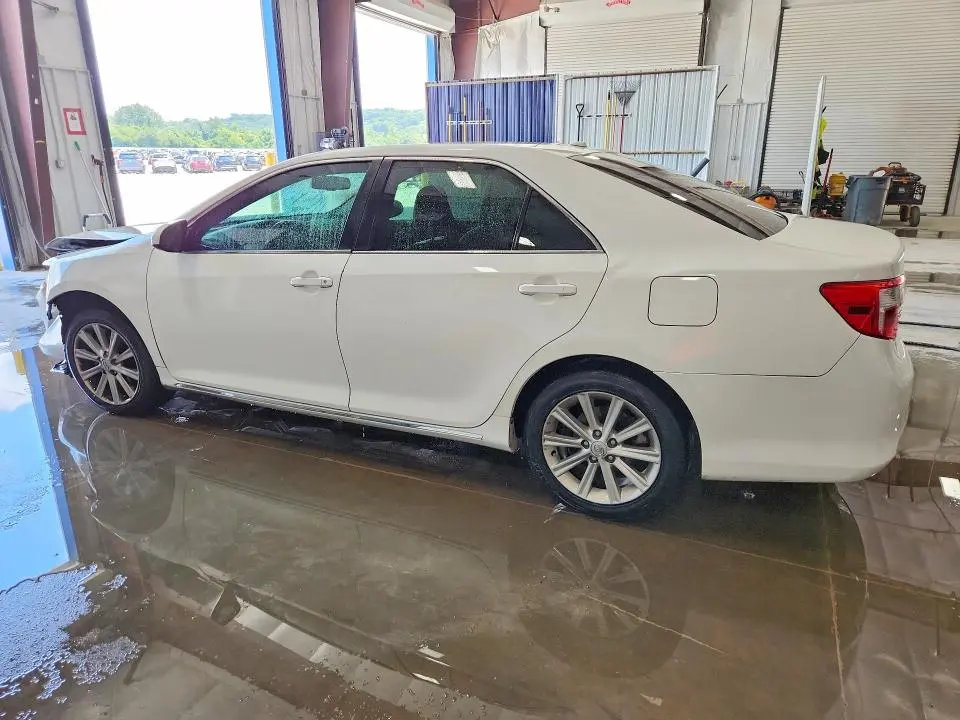 2014 TOYOTA CAMRY XLE  