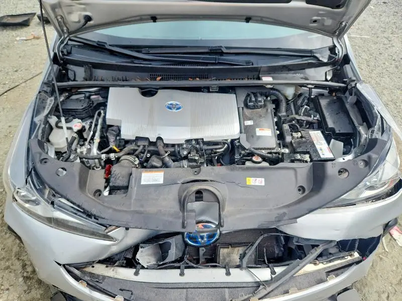 2022 TOYOTA PRIUS LE  