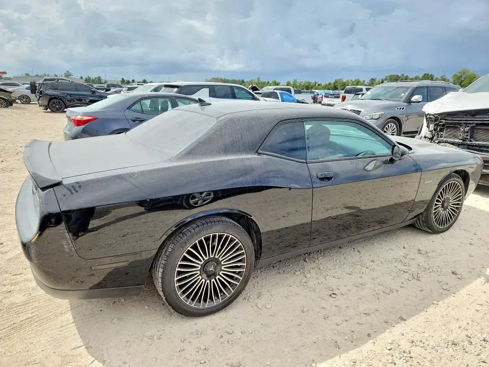 2015 DODGE CHALLENGER SXT PLUS  