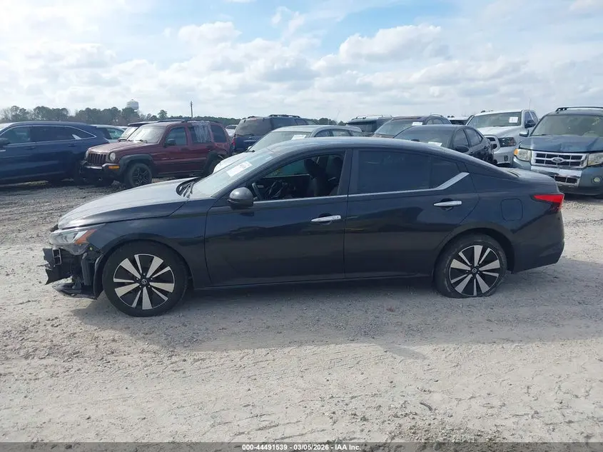 2021 NISSAN ALTIMA SV FWD