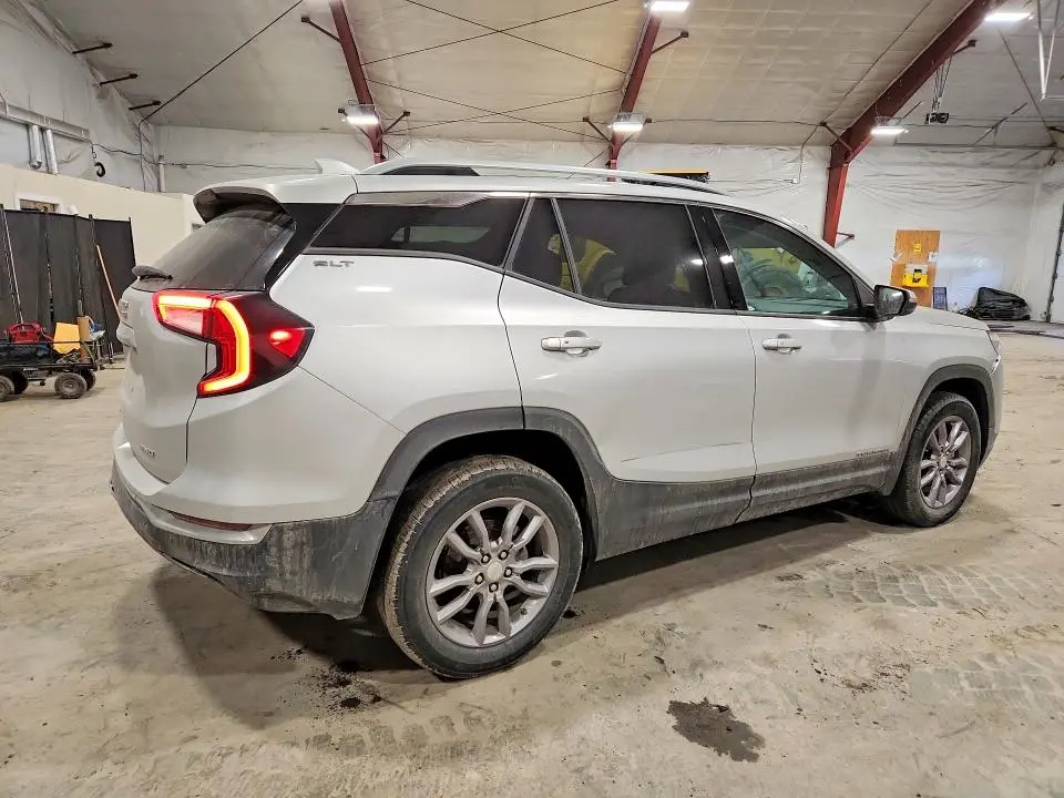 2022 GMC TERRAIN SLT  