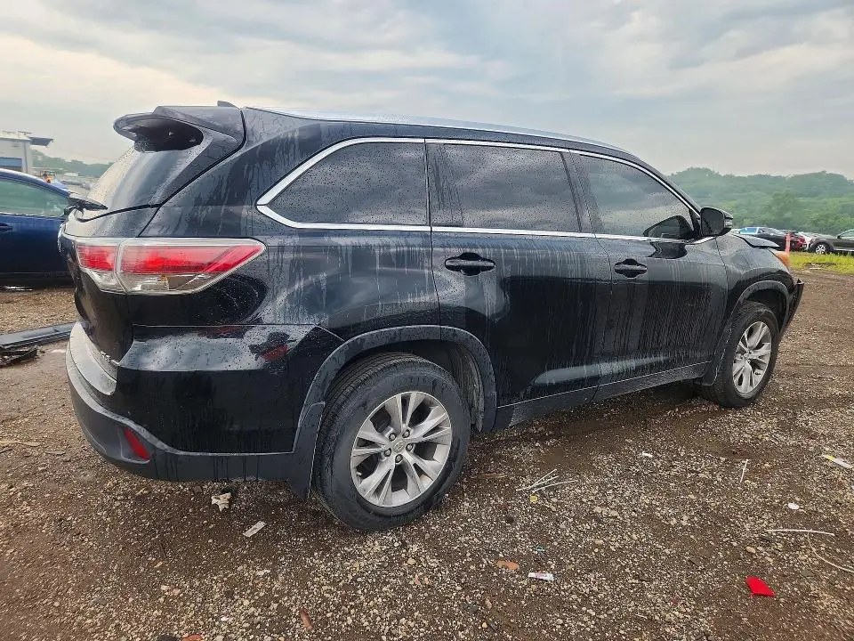 2015 TOYOTA HIGHLANDER XLE  