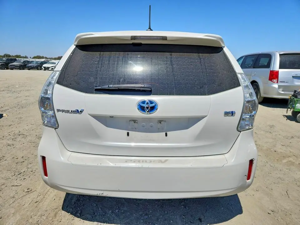 2014 TOYOTA PRIUS V THREE  