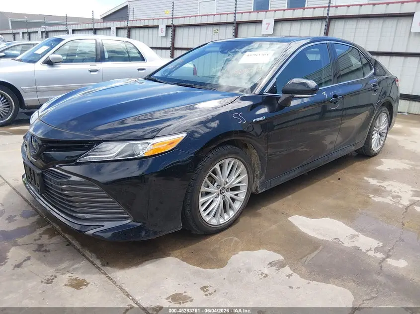 2020 TOYOTA CAMRY XLE HYBRID