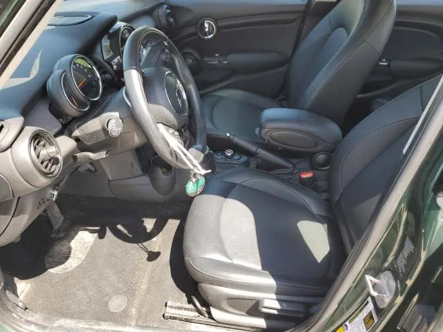 2017 MINI COOPER   