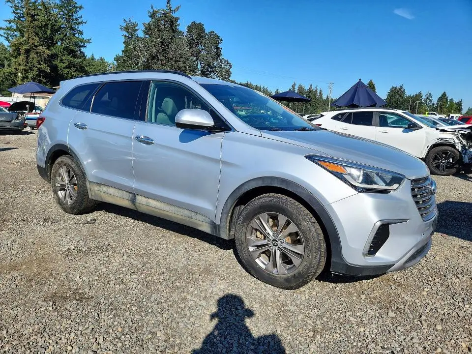 2017 HYUNDAI SANTA FE SE  