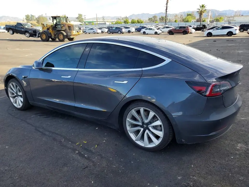 2018 TESLA MODEL 3   