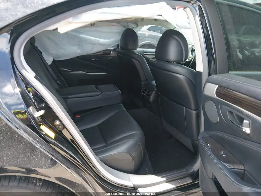 2013 LEXUS LS 460  
