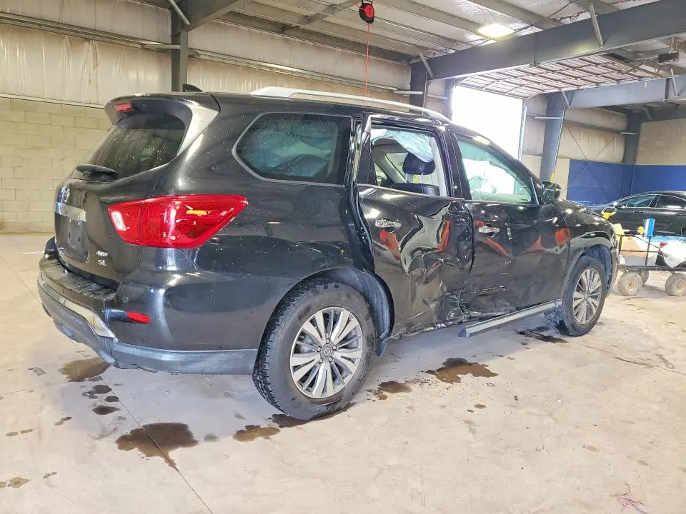 2019 NISSAN PATHFINDER SL  