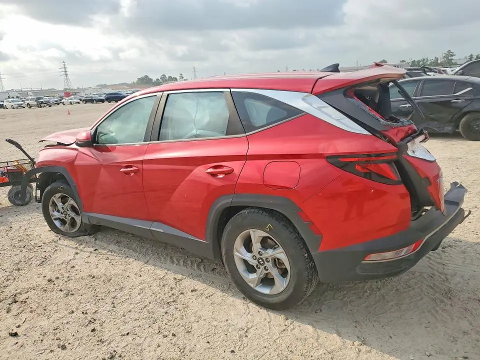 2022 HYUNDAI TUCSON SE  