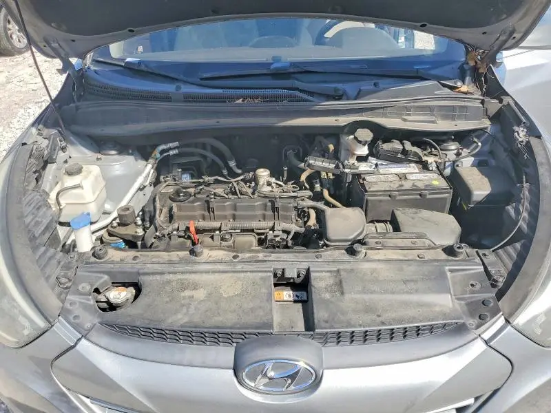 2015 HYUNDAI TUCSON SE  