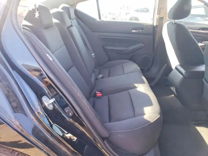 2022 NISSAN ALTIMA SV  
