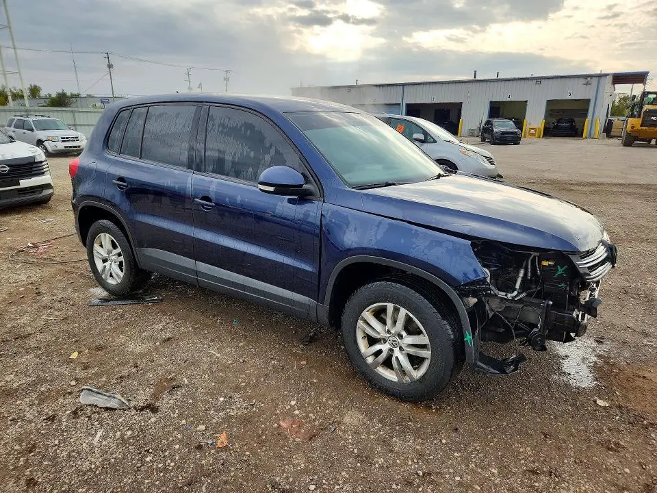 2014 VOLKSWAGEN TIGUAN S  
