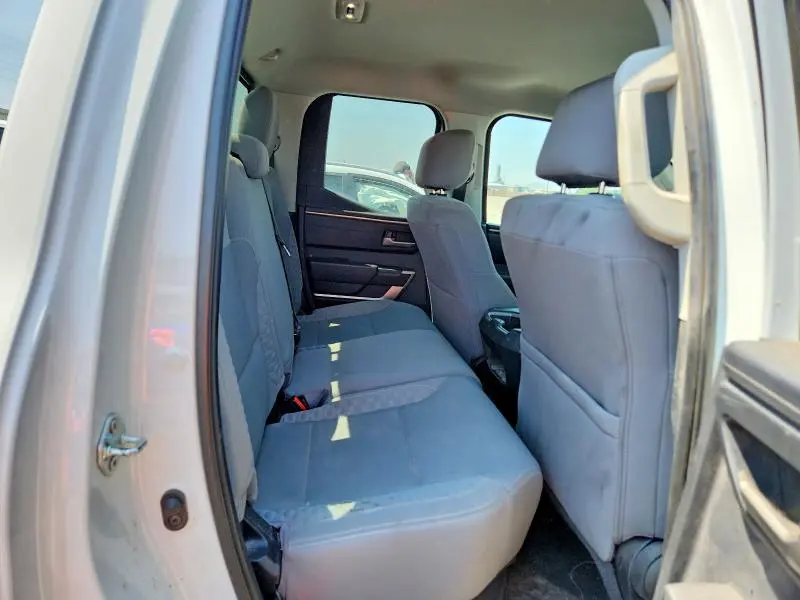 2022 TOYOTA TUNDRA SR5  