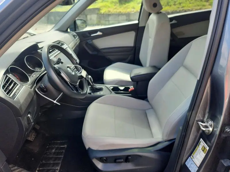 2021 VOLKSWAGEN TIGUAN SE  