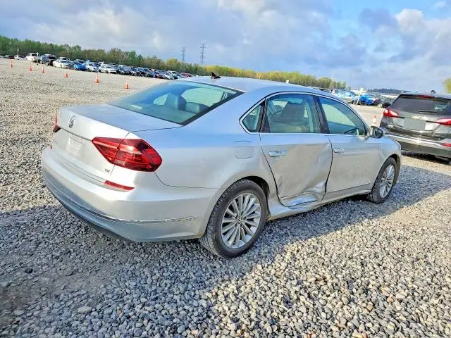 2017 VOLKSWAGEN PASSAT SE  