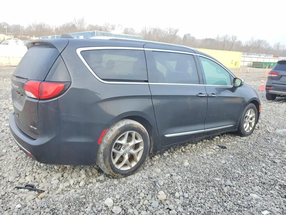 2018 CHRYSLER PACIFICA LIMITED  
